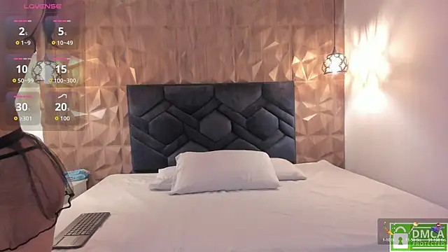 Kiara velvet   online show from 11-30-25, 03:43