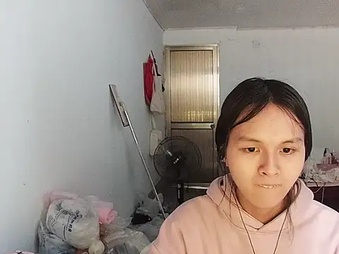 Snapshot of RebelAura chatting on 05-04-26, 10:28 RebelAura online show from 05-04-26, 10:28