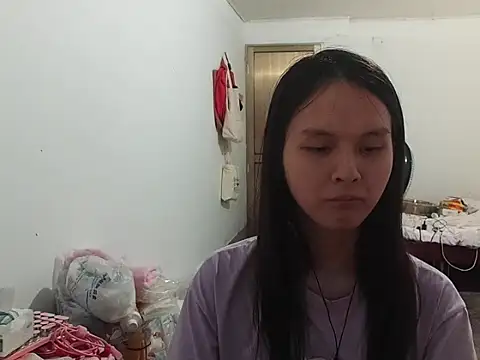 Snapshot of RebelAura chatting on 05-17-26, 11:56 RebelAura online show from 05-17-26, 11:56