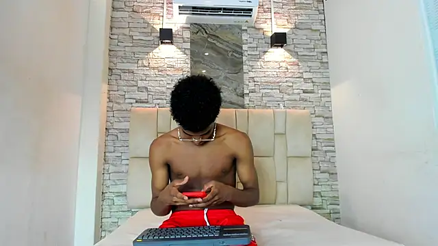 XAVI LEE online show from 11-28-25, 07:49