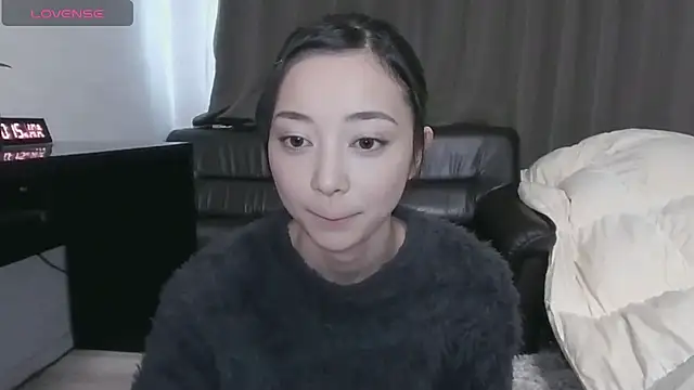 Snapshot of --Hina-- chatting on 02-27-26, 01:16 --Hina-- online show from 02-27-26, 01:16