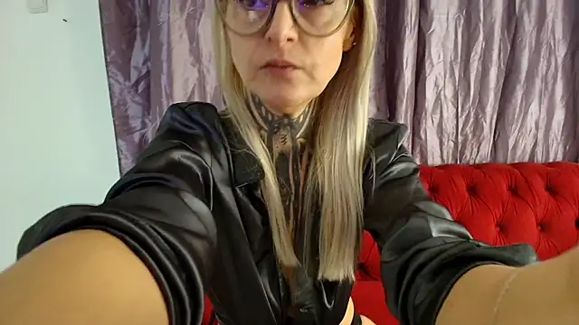 Snapshot of TattooTemptress chatting on 11-16-25, 05:13 TattooTemptress online show from 11-16-25, 05:13