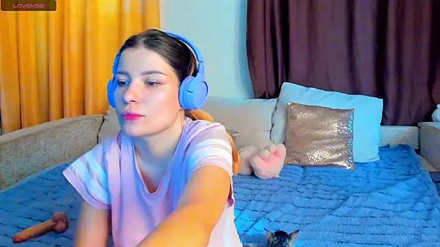 Eva purrr  online show from 11-25-25, 09:53