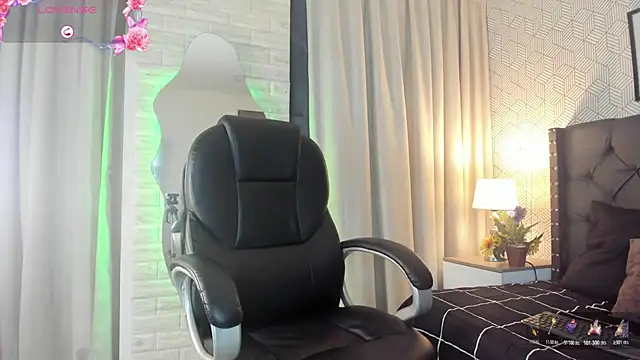 Snapshot of valentina__desire chatting on 11-13-25, 12:26 valentina desire online show from 11-13-25, 12:26