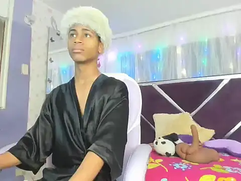 Snapshot of Santy_bigcock_01 chatting on 11-09-25, 02:15 Santy bigcock 01 online show from 11-09-25, 02:15