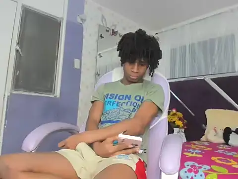 Snapshot of Santy_bigcock_01 chatting on 11-26-25, 12:17 Santy bigcock 01 online show from 11-26-25, 12:17