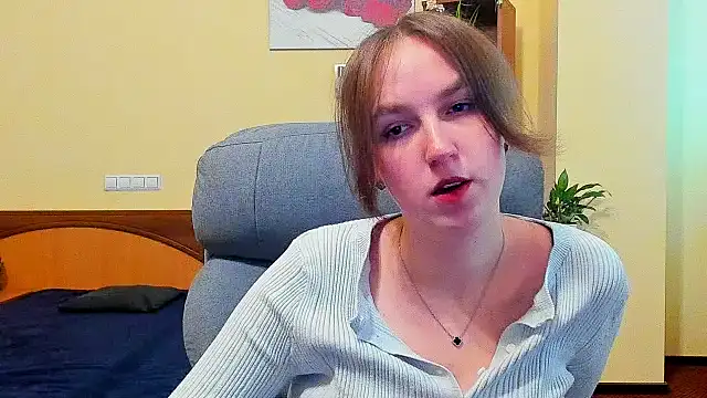 Snapshot of Nesie-Stoun chatting on 11-19-25, 09:53 Nesie-Stoun online show from 11-19-25, 09:53