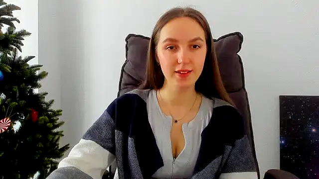 Snapshot of Nesie-Stoun chatting on 12-14-25, 09:36 Nesie-Stoun online show from 12-14-25, 09:36