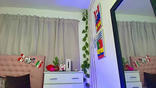 Lulu swarts online show from 07-19-26, 01:42