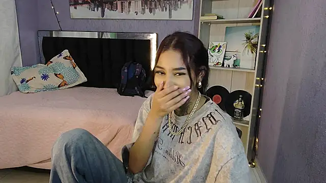 lyam ebony  online show from 12-01-25, 03:00