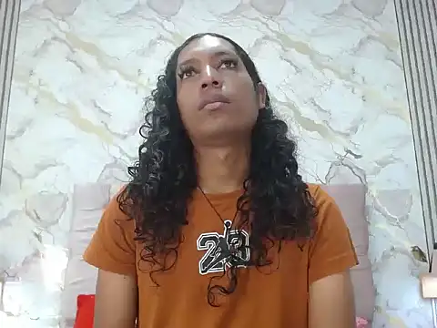 MiaCoock online show from 12-22-25, 02:03