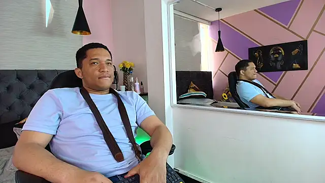 Snapshot of Kai_santos_ chatting on 11-08-25, 09:35 Kai santos online show from 11-08-25, 09:35