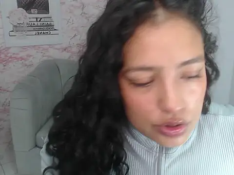 Snapshot of tamara_brown_t chatting on 11-18-25, 02:28 tamara brown t online show from 11-18-25, 02:28