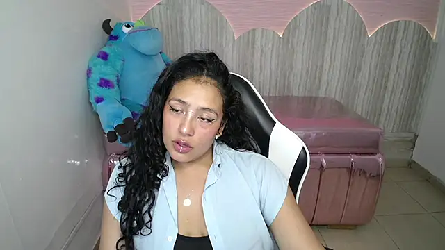 Snapshot of tamara_brown_t chatting on 11-20-25, 02:45 tamara brown t online show from 11-20-25, 02:45