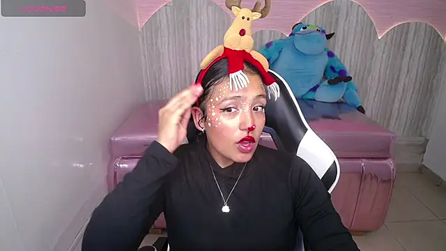 Snapshot of tamara_brown_t chatting on 11-21-25, 02:43 tamara brown t online show from 11-21-25, 02:43