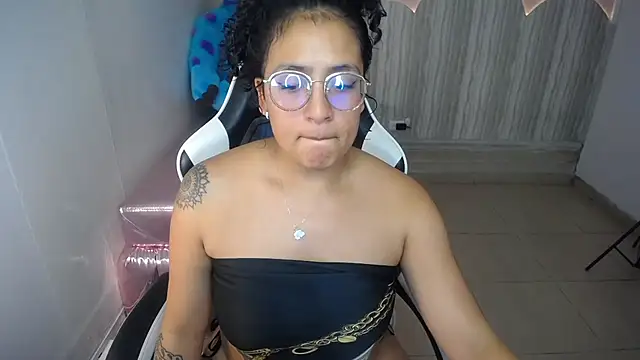 Snapshot of tamara_brown_t chatting on 12-16-25, 08:08 tamara brown t online show from 12-16-25, 08:08