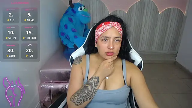 Snapshot of tamara_brown_t chatting on 12-18-25, 02:50 tamara brown t online show from 12-18-25, 02:50