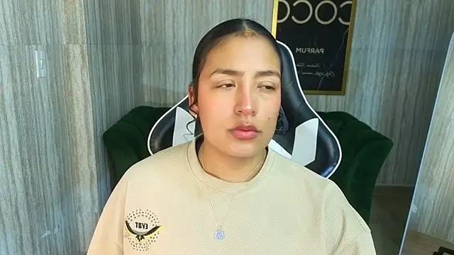 Snapshot of tamara_brown_t chatting on 12-20-25, 03:02 tamara brown t online show from 12-20-25, 03:02