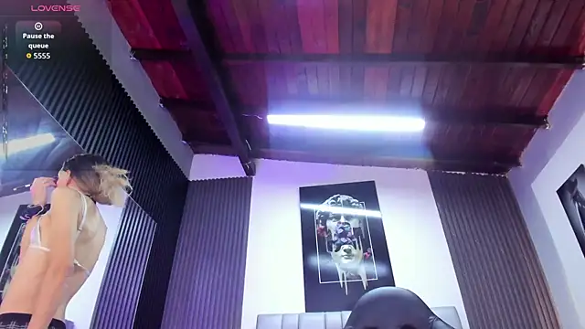 Caitlyn-Joness  online show from 04-01-26, 07:44