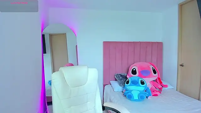 Janettcruz online show from 03-28-26, 07:02