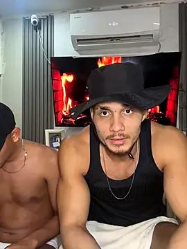 Tonny 2-2cm online show from 11-09-25, 04:55