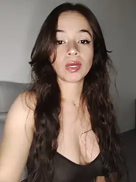 Snapshot of danielamonet chatting on 04-29-26, 02:04 danielamonet online show from 04-29-26, 02:04