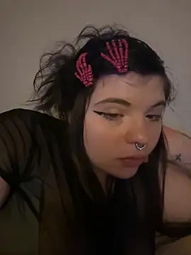 Snapshot of juicygoth202 chatting on 11-21-25, 05:17 juicygoth202 online show from 11-21-25, 05:17