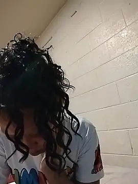 Snapshot of SITHANDRAH chatting on 11-18-25, 09:41 SITHANDRAH online show from 11-18-25, 09:41