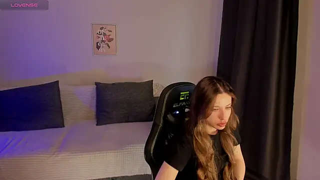 Snapshot of eirakiliana chatting on 11-19-25, 07:30 eirakiliana online show from 11-19-25, 07:30