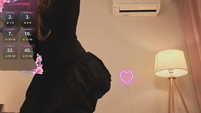 Snapshot of eirakiliana chatting on 11-28-25, 06:27 eirakiliana online show from 11-28-25, 06:27