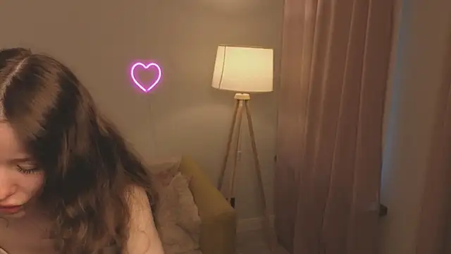 Snapshot of eirakiliana chatting on 12-05-25, 08:12 eirakiliana online show from 12-05-25, 08:12