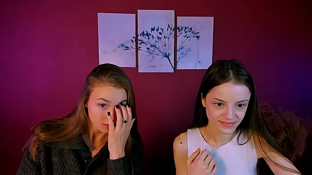 Snapshot of mia_starrr_ chatting on 11-17-25, 10:10 mia starrr online show from 11-17-25, 10:10