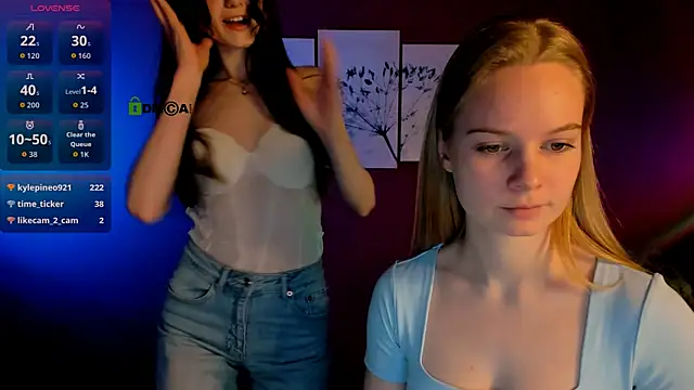 Snapshot of mia_starrr_ chatting on 12-04-25, 10:02 mia starrr online show from 12-04-25, 10:02