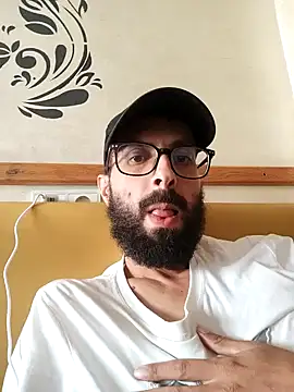 Snapshot of Badikarde chatting on 11-05-25, 11:54 Badikarde online show from 11-05-25, 11:54