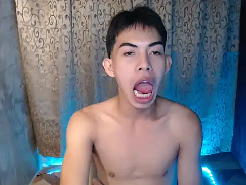 Snapshot of Urhotsilverboy chatting on 11-23-25, 03:17 Urhotsilverboy online show from 11-23-25, 03:17