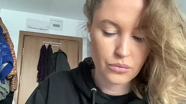 Ameli8 online show from 02-15-26, 10:47