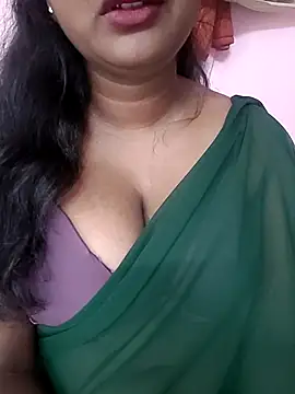 Snapshot of Keerthee_ chatting on 11-06-25, 03:07 Keerthee online show from 11-06-25, 03:07