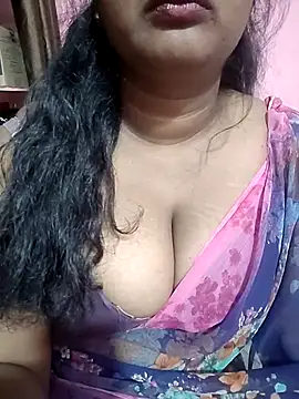 Snapshot of Keerthee_ chatting on 11-12-25, 06:30 Keerthee online show from 11-12-25, 06:30