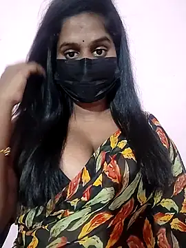 Snapshot of Keerthee_ chatting on 11-17-25, 03:40 Keerthee online show from 11-17-25, 03:40