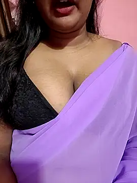 Snapshot of Keerthee_ chatting on 11-21-25, 05:22 Keerthee online show from 11-21-25, 05:22