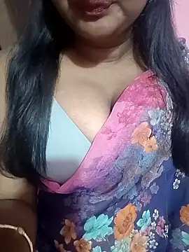 Snapshot of Keerthee_ chatting on 11-29-25, 06:11 Keerthee online show from 11-29-25, 06:11