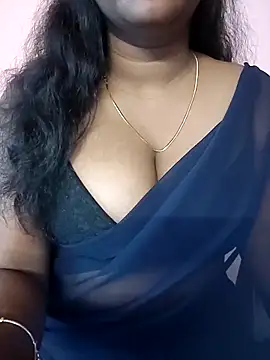 Snapshot of Keerthee_ chatting on 12-19-25, 05:25 Keerthee online show from 12-19-25, 05:25