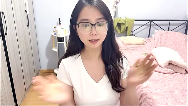 Hmm 0303 online show from 03-10-26, 03:39