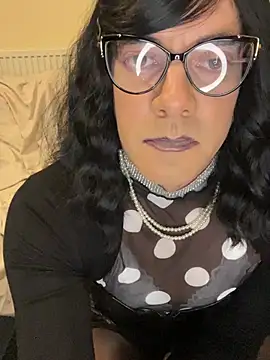 RebekaCD online show from 05-05-26, 06:32