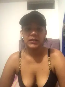 Snapshot of SofiaVergara2 chatting on 11-08-25, 02:56 SofiaVergara2 online show from 11-08-25, 02:56