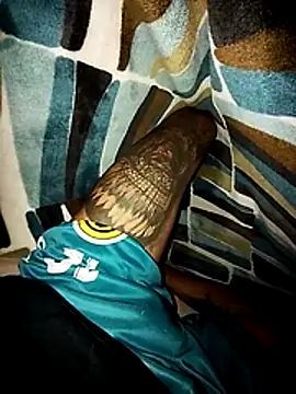 Snapshot of oPretin013 chatting on 11-18-25, 05:12 oPretin013 online show from 11-18-25, 05:12