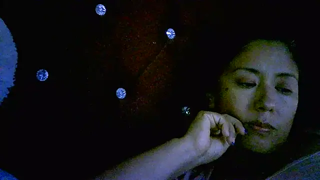 Snapshot of Zulreyna chatting on 04-28-26, 03:55 Zulreyna online show from 04-28-26, 03:55