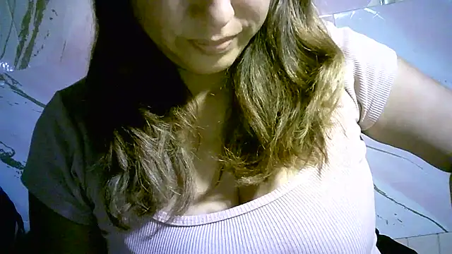 Snapshot of Zulreyna chatting on 05-09-26, 03:12 Zulreyna online show from 05-09-26, 03:12