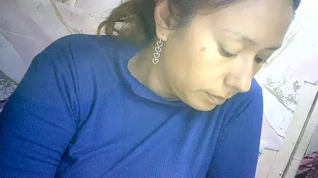 Snapshot of Zulreyna chatting on 06-03-26, 04:15 Zulreyna online show from 06-03-26, 04:15
