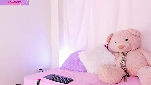 Nyra lux16 online show from 12-22-25, 08:22